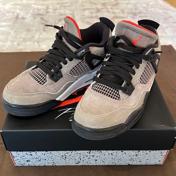 2021Air Jordan 4 Retro 'Taupe Haze